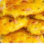 Tortitas de patata y calabacín rellenas de camembert