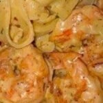 Pasta Cremosa de Fettuccine de Camarones con Salsa Alfredo Casera