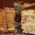Pastel de galletas de tiramisú sin hornear