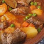 Reconfortante estofado de patatas y ternera: su plato único y sabroso