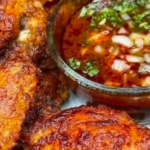 Alitas de Birria con Consomé