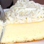Tarta cremosa de yogur: la receta de un postre fácil y delicioso