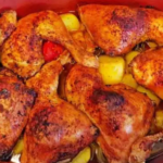 POLLO – TOMATES – CEBOLLA – PATATAS – OLLA
