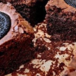 RECETA DE BROWNIE CON GALLETAS OREO