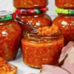Salsa de calabacín “Zacusca” según una tía de Rumanía: una receta para preparar un caldo para todo el año