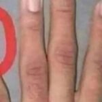 ¿Por qué algunos hombres mantienen largas las uñas de los meñiques?