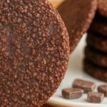 Tortitas de chocolate y coco para el desayuno (2 ingredientes, sin gluten, sin azúcar y sin huevo)